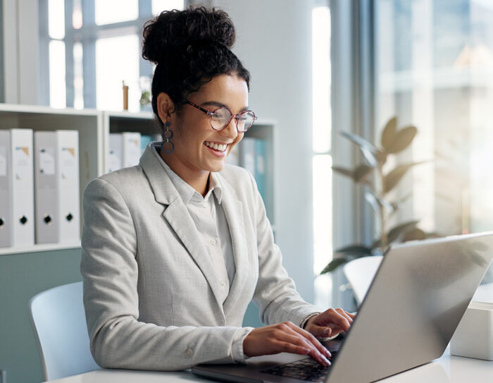 happy-woman-on-laptop